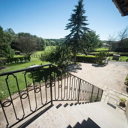 In Darney With Meadow Views *