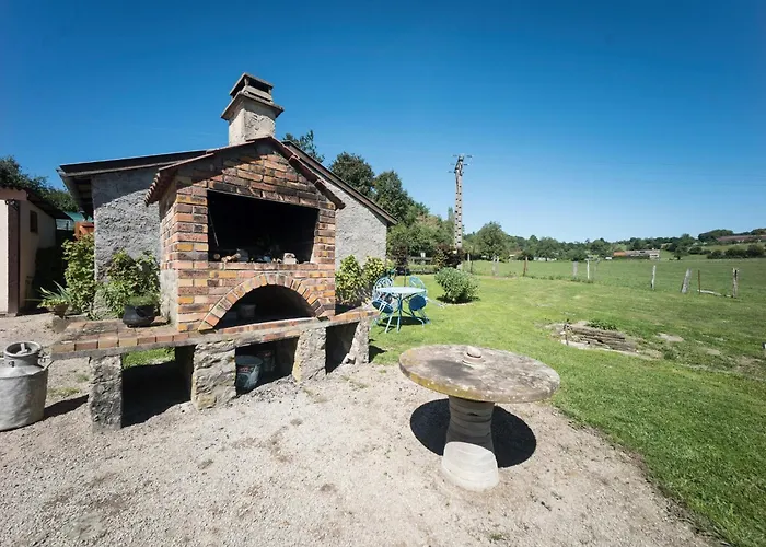 In Darney With Meadow Views